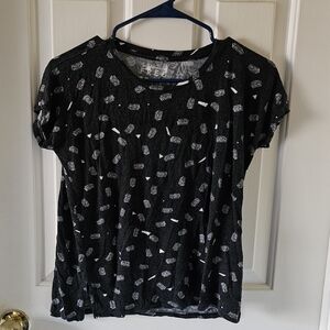 Artist Edition Series Free State black with radios on it and it's stretchy